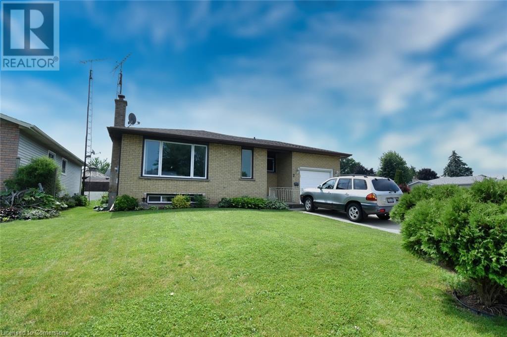 2 Westdale Avenue, Port Dover, Ontario N0A 1N4 - Photo 1 - XH4198405