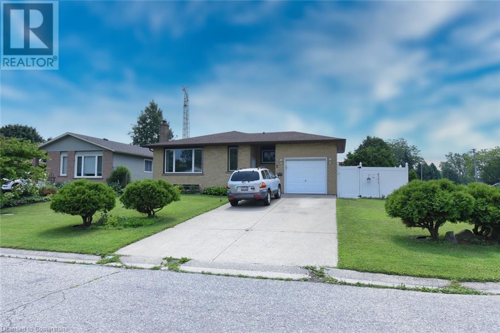 2 Westdale Avenue, Port Dover, Ontario N0A 1N4 - Photo 3 - XH4198405