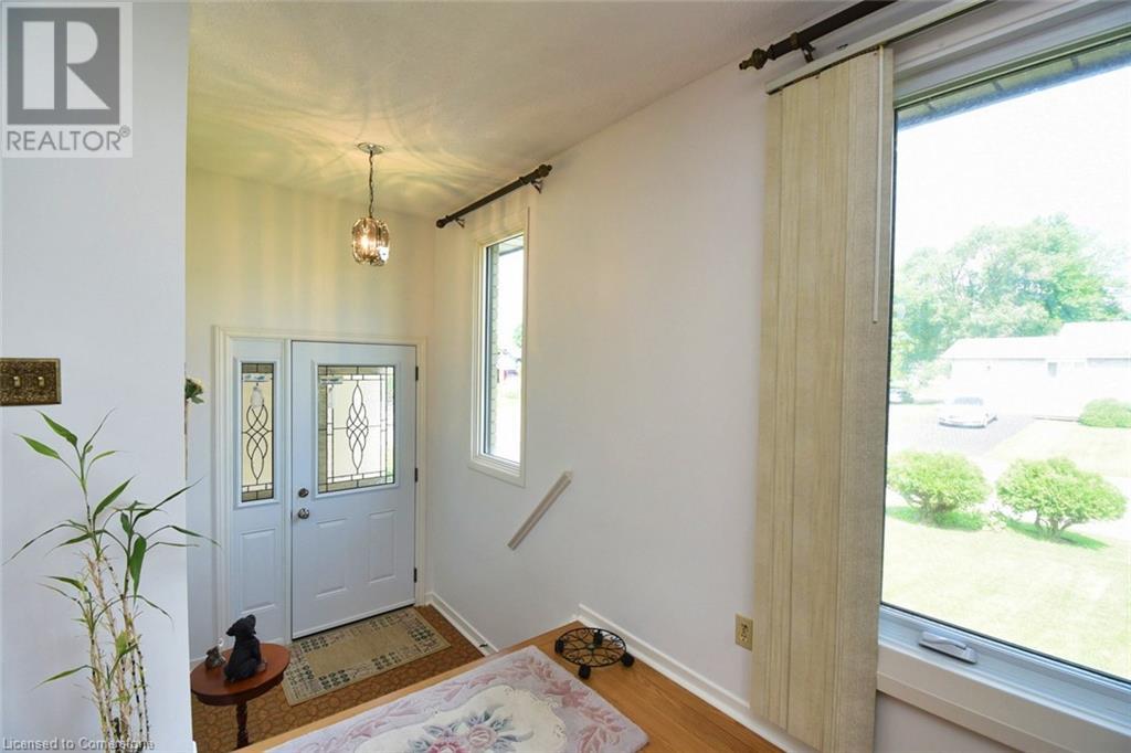 2 Westdale Avenue, Port Dover, Ontario N0A 1N4 - Photo 5 - XH4198405