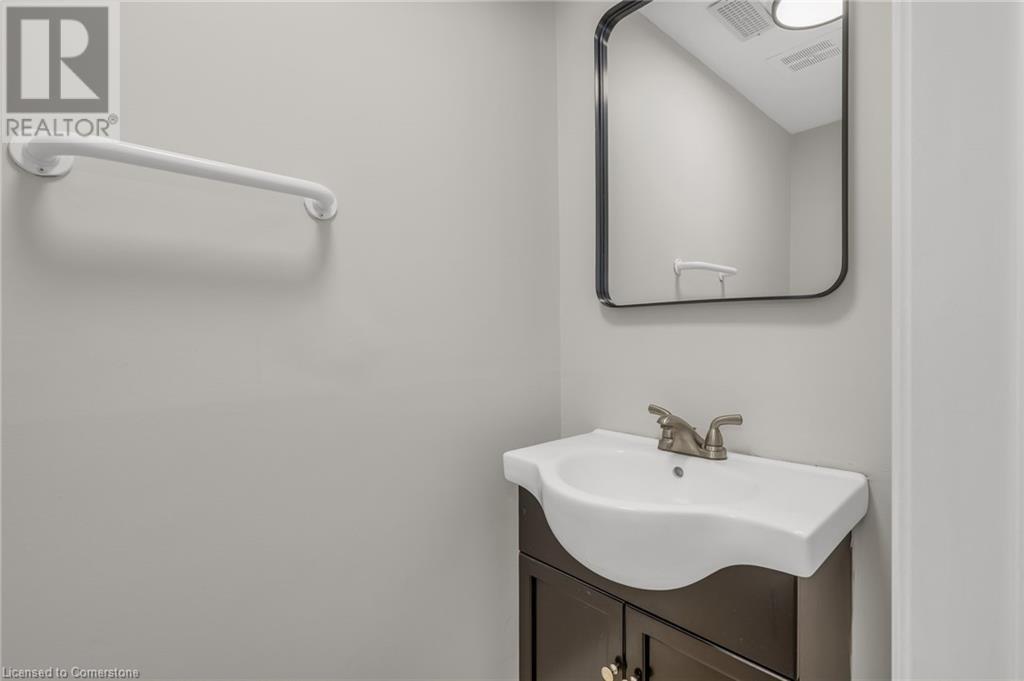 11 Harrisford Street Unit# 109, Hamilton, Ontario L8K 6L7 - Photo 6 - XH4198408