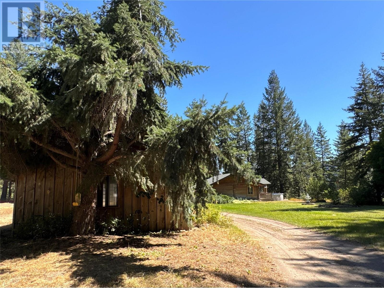 4475 Maxwell Road Peachland