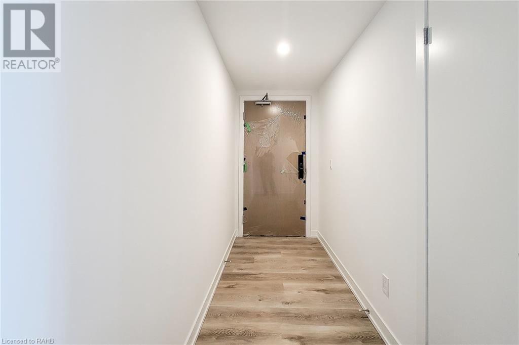 370 Martha Street Unit# 209, Burlington, Ontario L7R 2P7 - Photo 6 - XH4198478