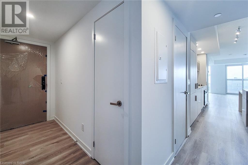 370 Martha Street Unit# 209, Burlington, Ontario L7R 2P7 - Photo 7 - XH4198478