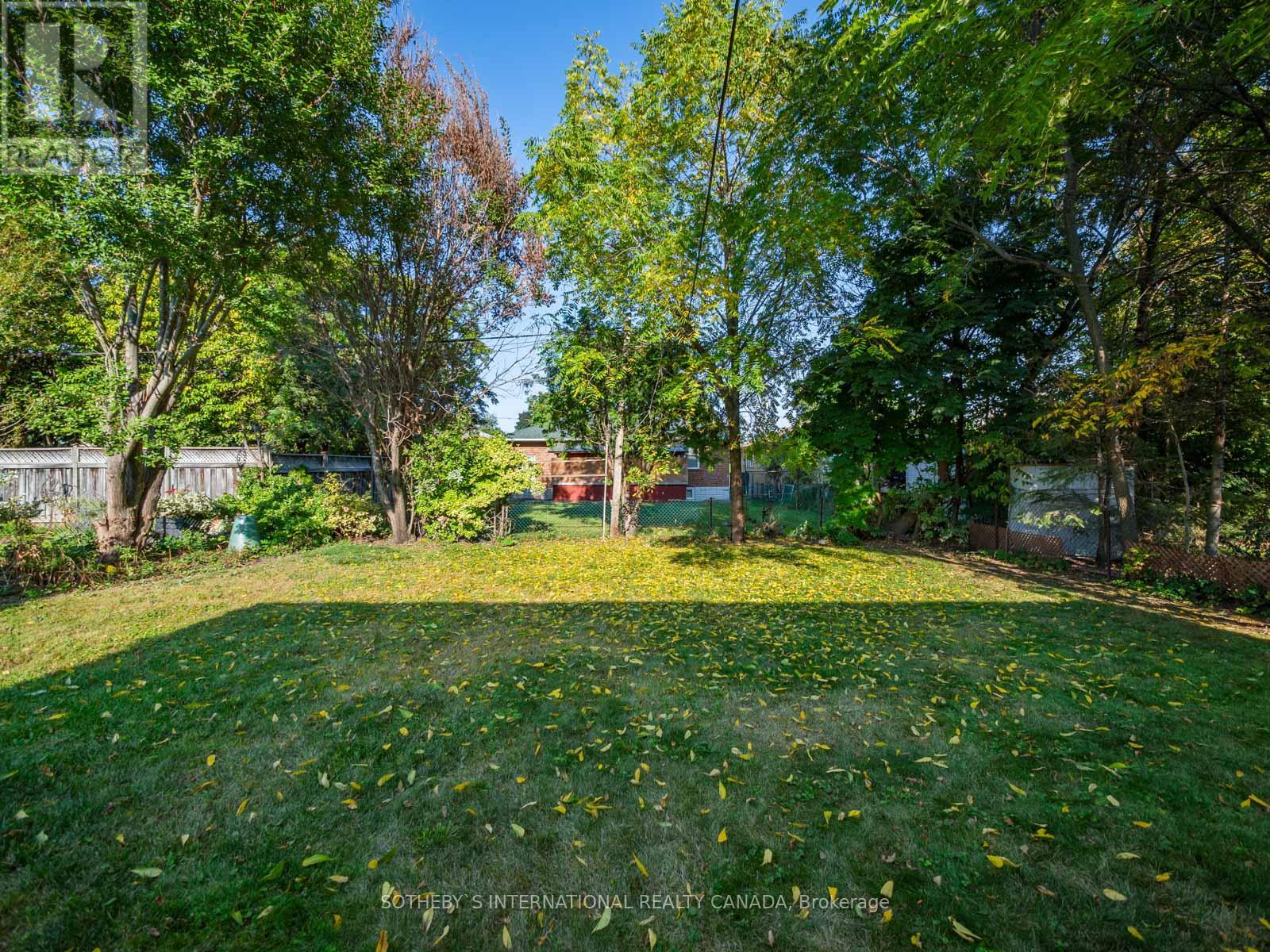 35 Silverhill Drive, Toronto (Islington-City Centre West), Ontario  M9B 3W3 - Photo 25 - W9354311