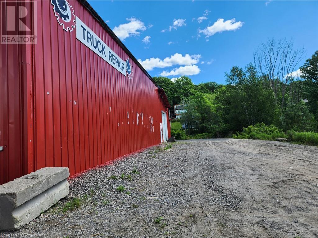 6 Airport Road E, Huntsville, Ontario P1H 1X7 - Photo 2 - XH4198765