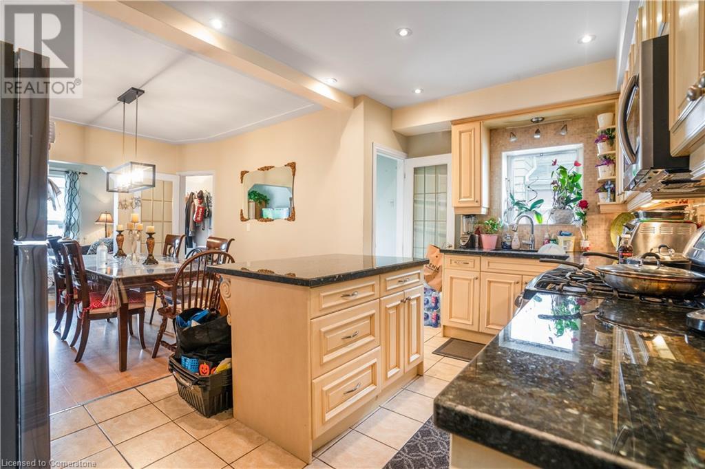 196 Avondale Street, Hamilton, Ontario  L8L 7C3 - Photo 11 - XH4199059