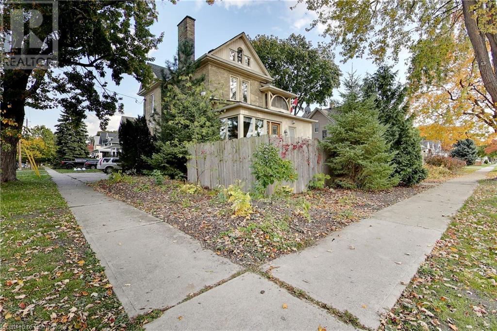 122 Forsyth Street Unit# 1 East, sarnia, Ontario