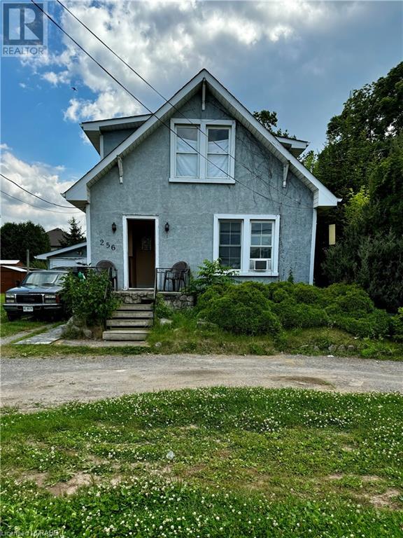 256 BARTON Street, hamilton, Ontario