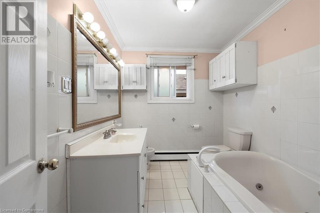420 West 5th Street, Hamilton, Ontario  L9C 3P6 - Photo 12 - XH4199509
