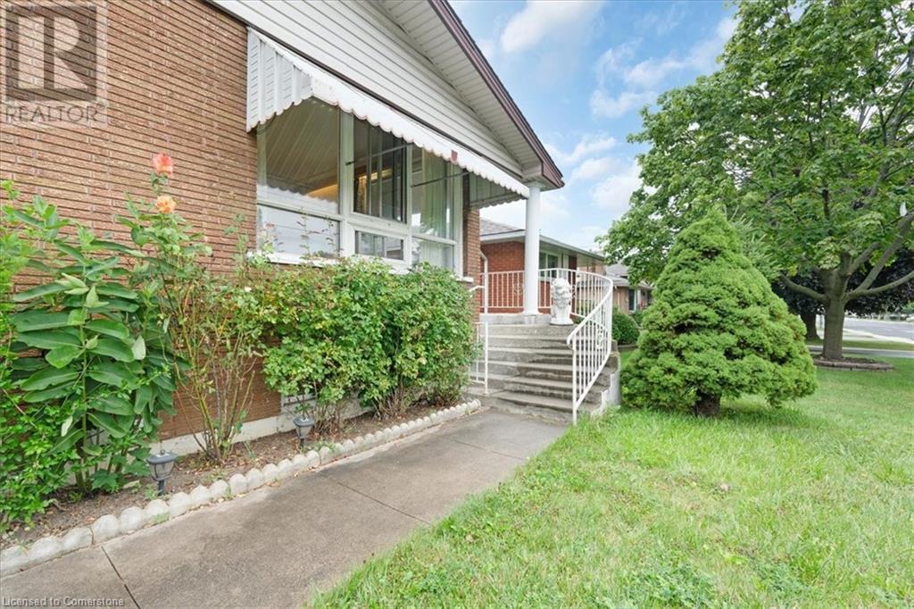 420 West 5th Street, Hamilton, Ontario  L9C 3P6 - Photo 2 - XH4199509