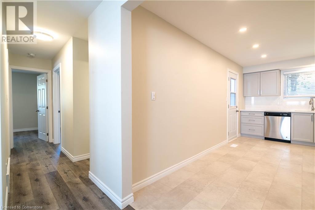 716 Mohawk Road W Unit# 1, Hamilton, Ontario  L9C 5Y8 - Photo 5 - XH4199649