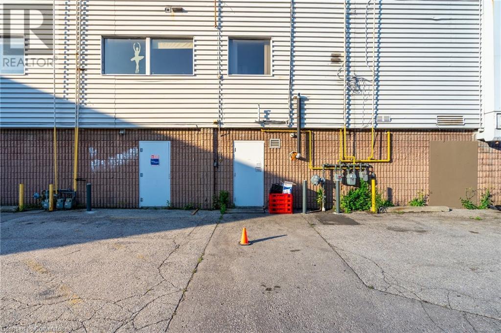 1119 Fennell Avenue E Unit# 1, Hamilton, Ontario  L8T 1S2 - Photo 8 - XH4200275