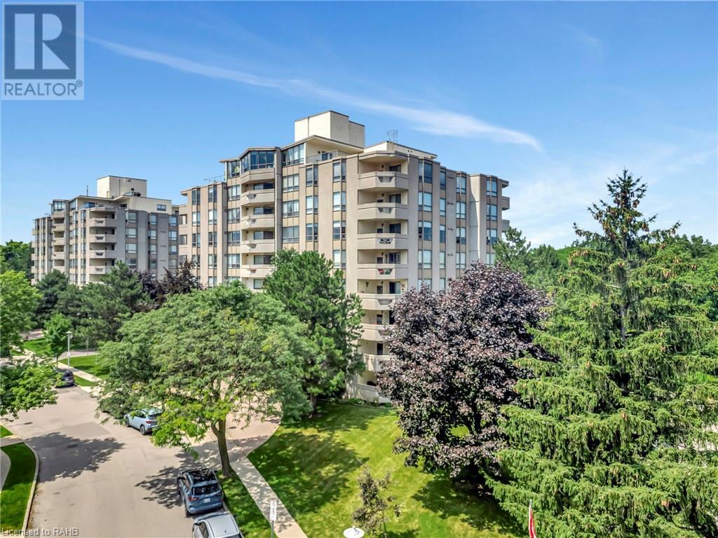 8 Village Green Unit# 611, stoney creek, Ontario