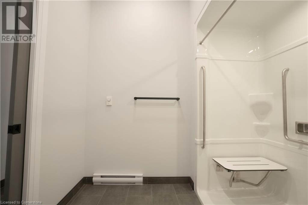 130 Elgin Street Unit# 3 (Lower), Brantford, Ontario  N3S 5A5 - Photo 7 - XH4200428