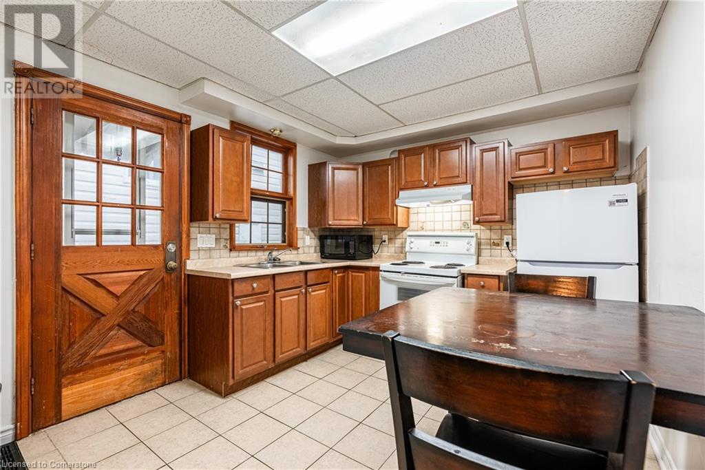 70 Ward Avenue, Hamilton, Ontario  L8S 2E9 - Photo 8 - XH4200757