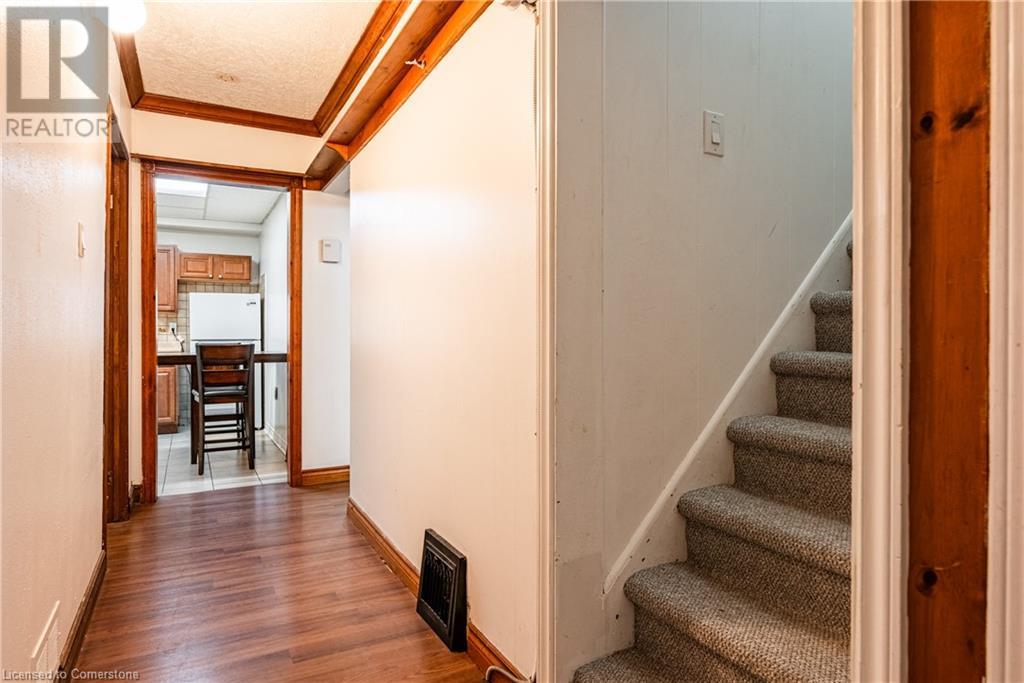 70 Ward Avenue, Hamilton, Ontario  L8S 2E9 - Photo 12 - XH4200757