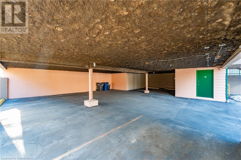 2122 Old Lakeshore Road, Burlington, Ontario  L7R 1A3 - Photo 9 - XH4200770