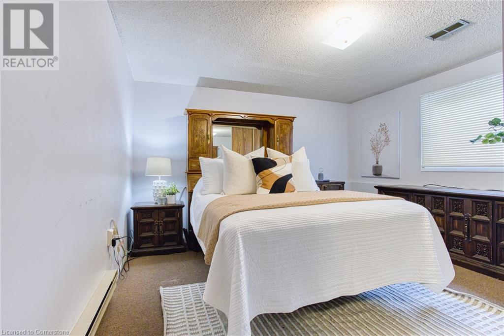 4 Cedar Glen, Grimsby, Ontario  L3M 4K2 - Photo 25 - XH4201178