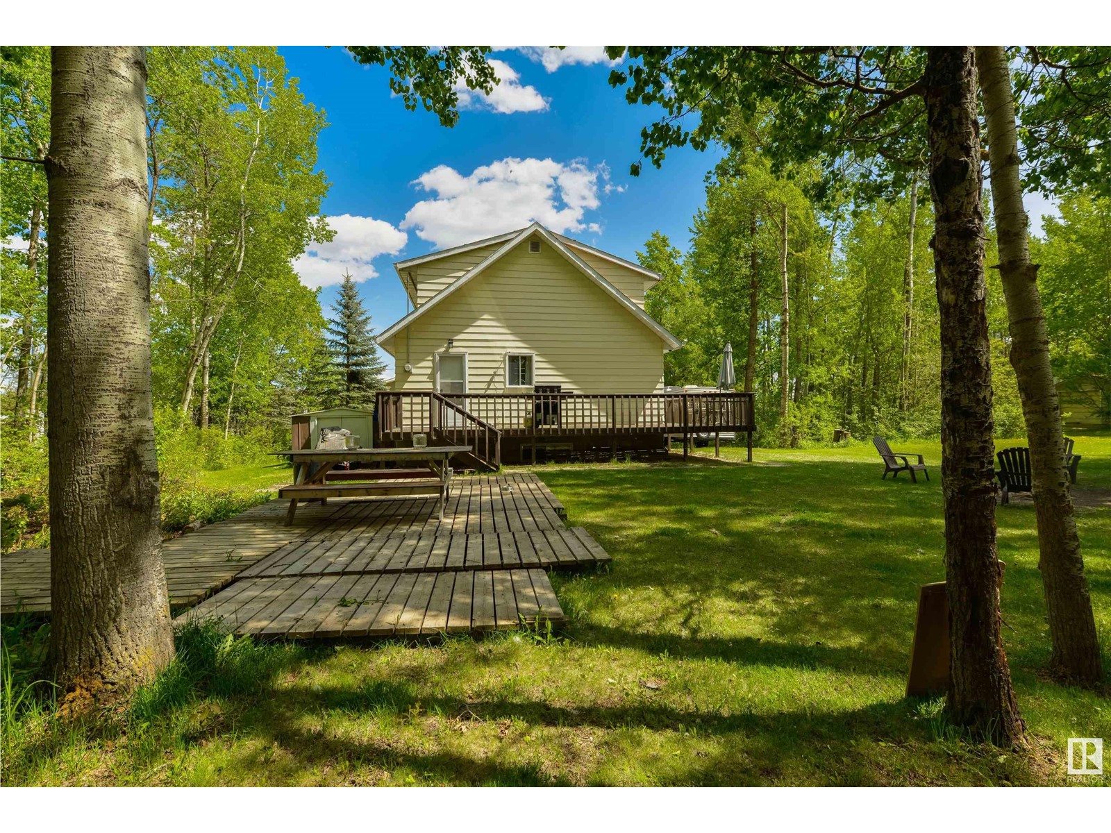 329 3 St, Rural Lac Ste. Anne County, Alberta  T0E 1A0 - Photo 37 - E4406780