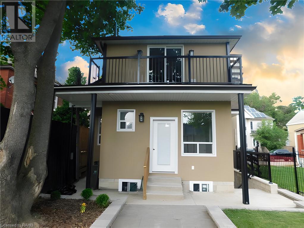 8 HARVEY Street, hamilton, Ontario