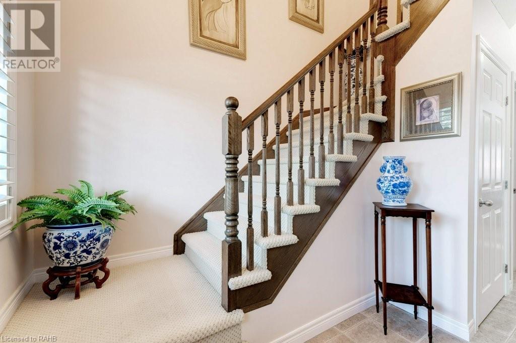 5232 Stonehaven Drive, Burlington, Ontario  L7L 7J4 - Photo 4 - XH4201606