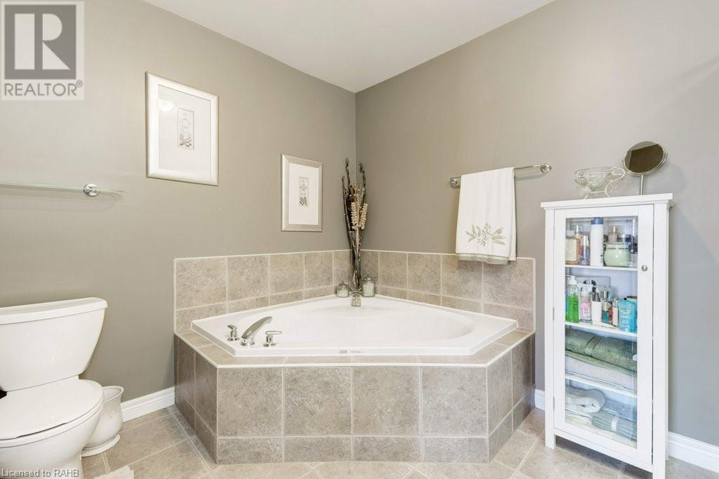 5232 Stonehaven Drive, Burlington, Ontario  L7L 7J4 - Photo 23 - XH4201606