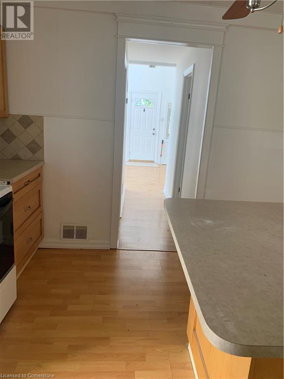 654 West 5th Street, Hamilton, Ontario L9C 3R2 - Photo 10 - XH4201827