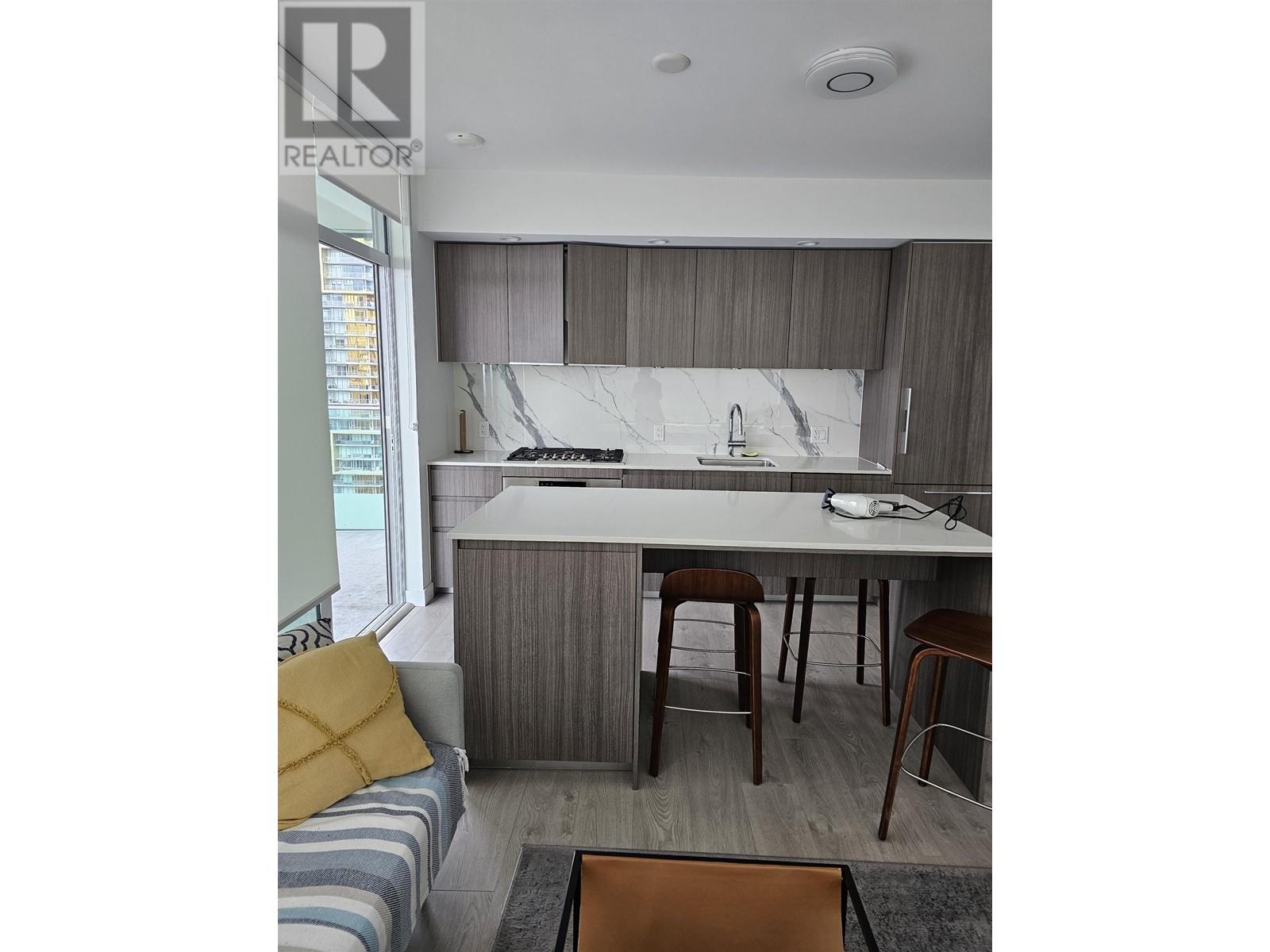 Listing Picture 21 of 24 : 2807 6463 SILVER AVENUE, Burnaby / 本拿比 - 魯藝地產 Yvonne Lu Group - MLS Medallion Club Member