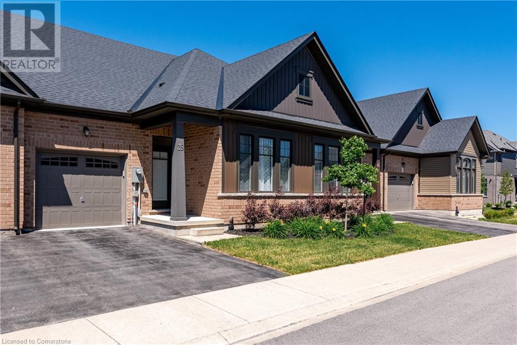 39 Cosmopolitan Common, St. Catharines, Ontario L2M 0A6 - Photo 2 - XH4201870