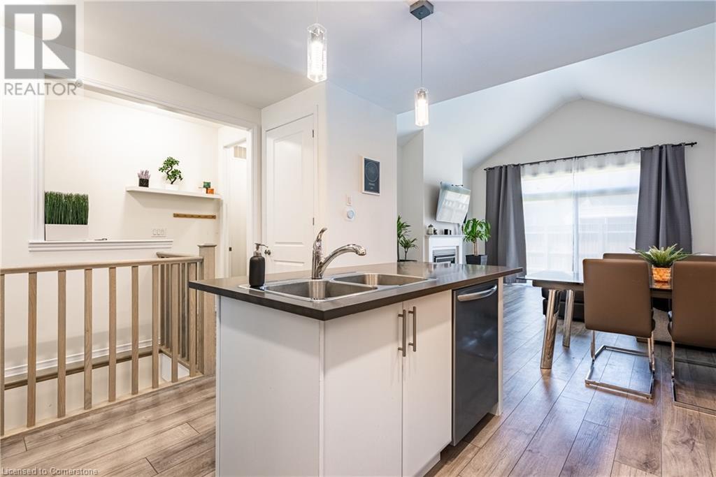 39 Cosmopolitan Common, St. Catharines, Ontario L2M 0A6 - Photo 8 - XH4201870