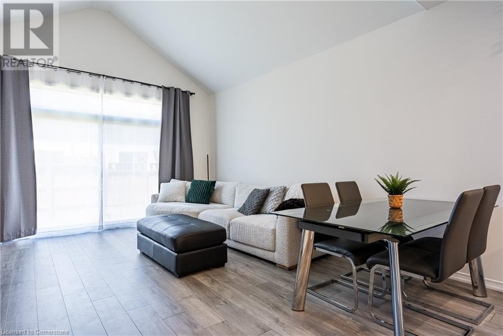 39 Cosmopolitan Common, St. Catharines, Ontario L2M 0A6 - Photo 12 - XH4201870