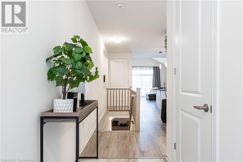39 Cosmopolitan Common, St. Catharines, Ontario L2M 0A6 - Photo 5 - XH4201870