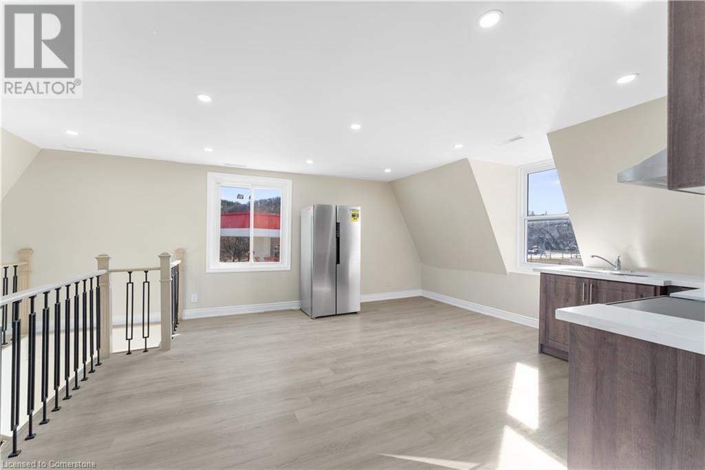 4 Patton Street, Grimsby, Ontario L3M 3M5 - Photo 30 - XH4201977