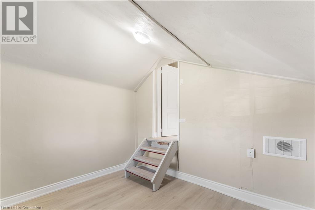 4 Patton Street, Grimsby, Ontario L3M 3M5 - Photo 21 - XH4201977