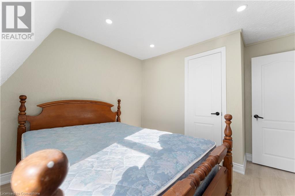 4 Patton Street, Grimsby, Ontario L3M 3M5 - Photo 36 - XH4201977