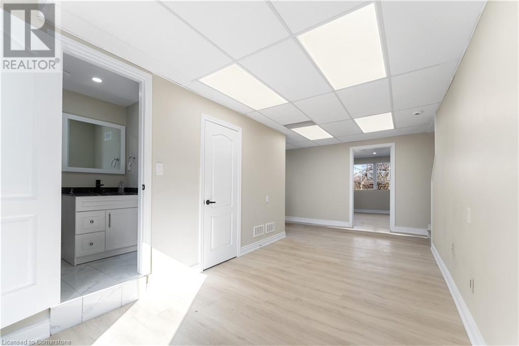 4 Patton Street, Grimsby, Ontario L3M 3M5 - Photo 9 - XH4201977