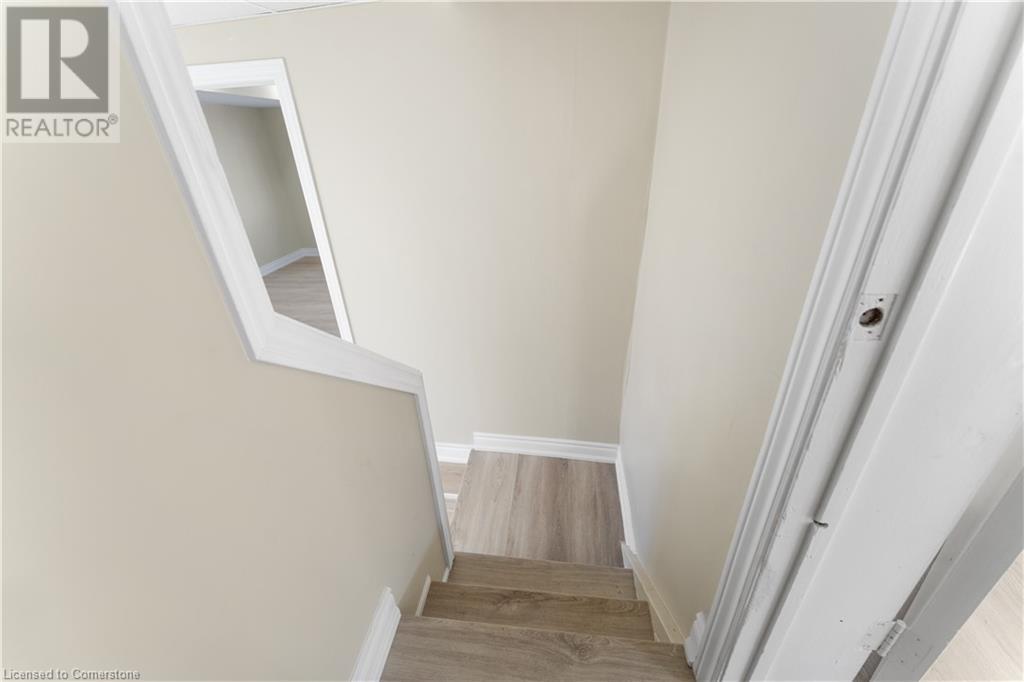 4 Patton Street, Grimsby, Ontario L3M 3M5 - Photo 16 - XH4201977