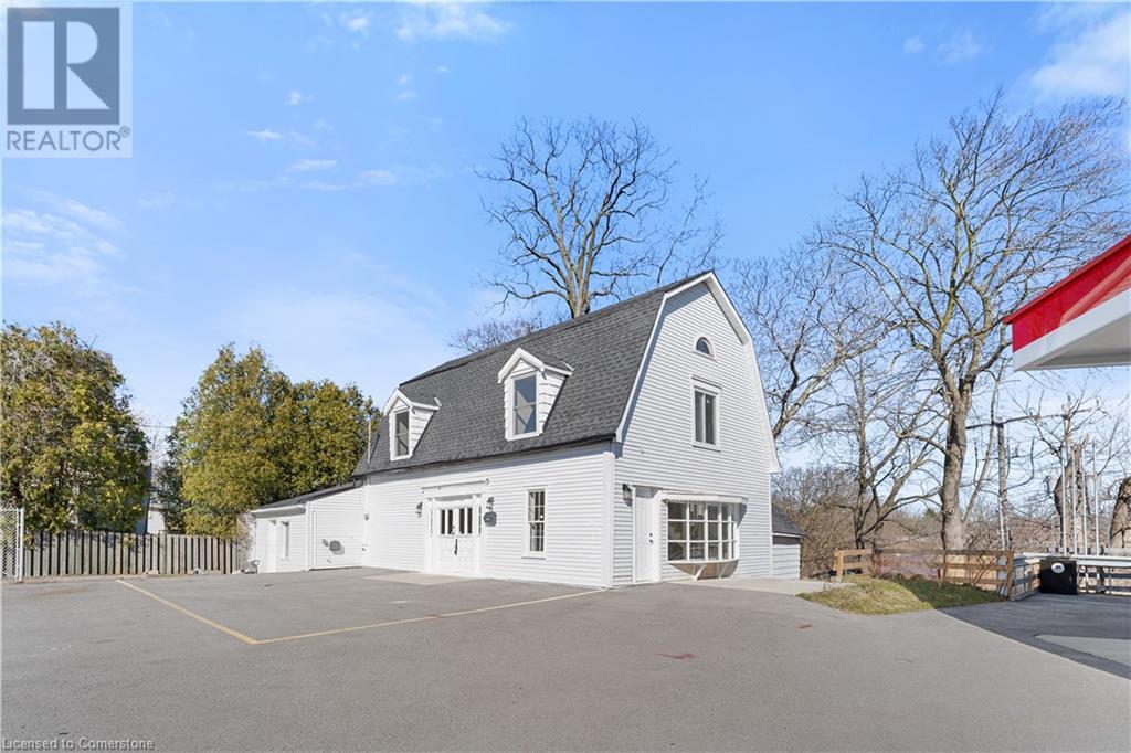 4 Patton Street, Grimsby, Ontario L3M 3M5 - Photo 3 - XH4201977