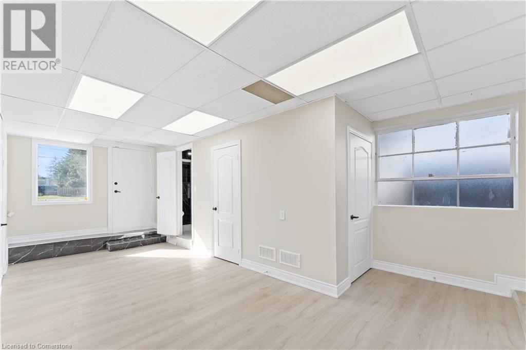 4 Patton Street, Grimsby, Ontario L3M 3M5 - Photo 8 - XH4201977