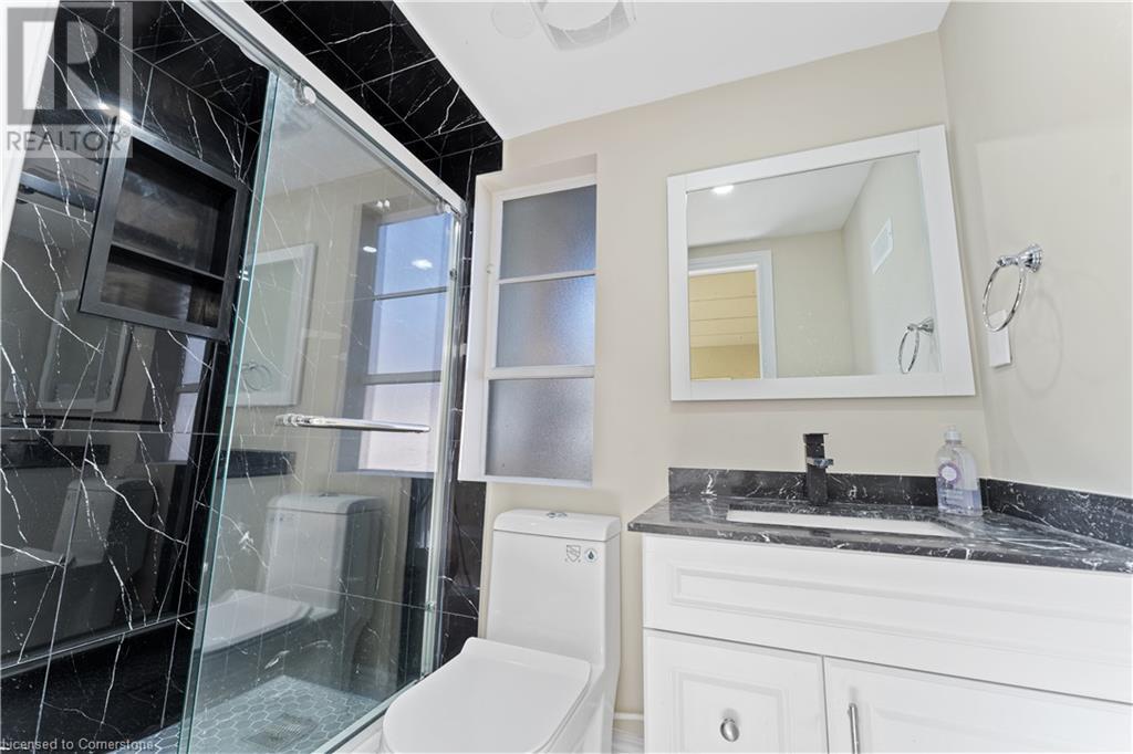 4 Patton Street, Grimsby, Ontario L3M 3M5 - Photo 10 - XH4201977