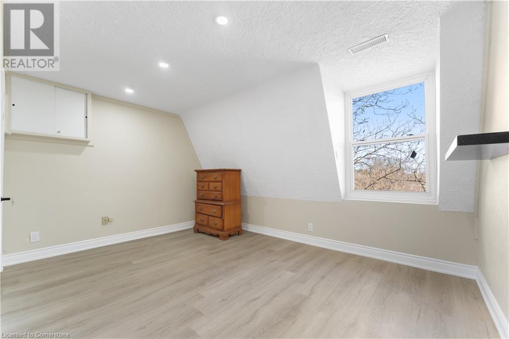 4 Patton Street, Grimsby, Ontario L3M 3M5 - Photo 33 - XH4201977