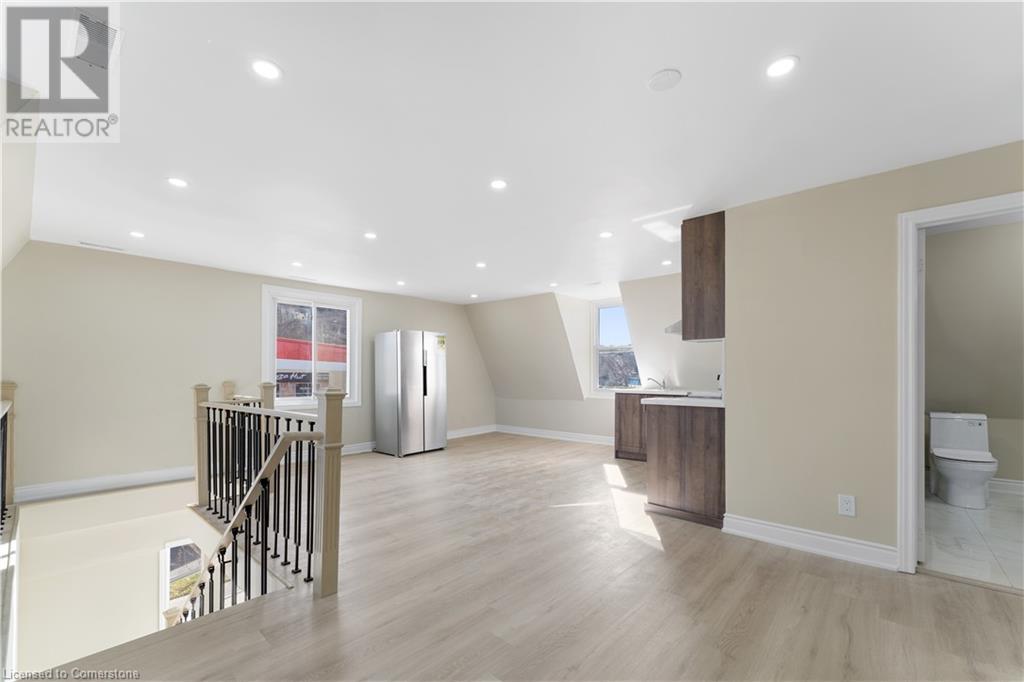 4 Patton Street, Grimsby, Ontario L3M 3M5 - Photo 25 - XH4201977