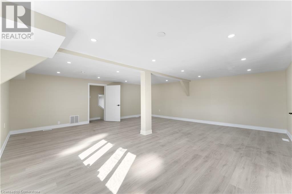 4 Patton Street, Grimsby, Ontario L3M 3M5 - Photo 4 - XH4201977