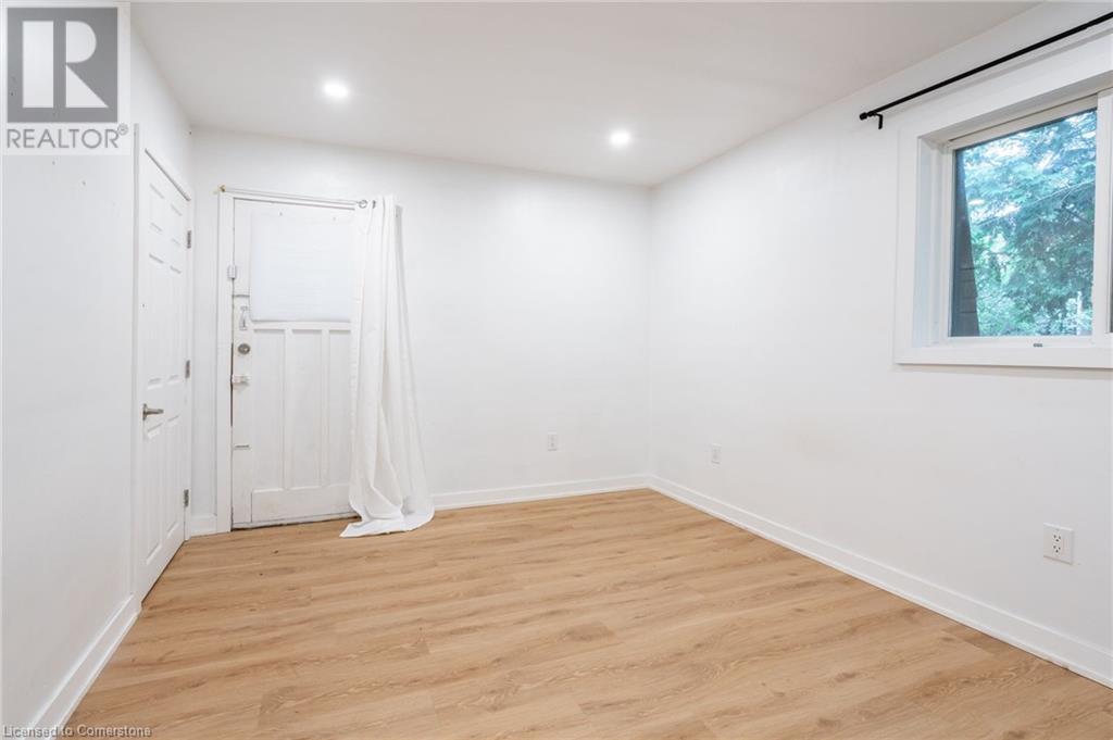 13 Henry Street Unit# Upper, Hamilton, Ontario L8P 1G7 - Photo 13 - XH4202040