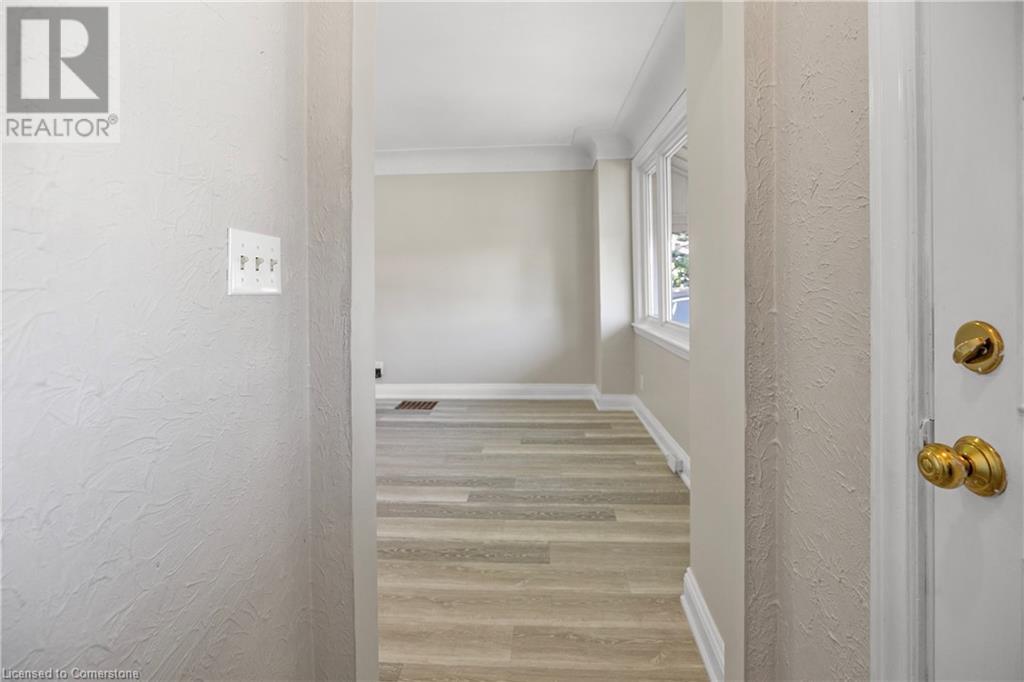 243 Holmesdale Avenue, Hamilton, Ontario L8K 3M6 - Photo 5 - XH4202123