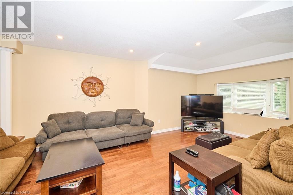 6073 Dixon Street, Niagara Falls, Ontario  L2G 2L4 - Photo 10 - XH4202317