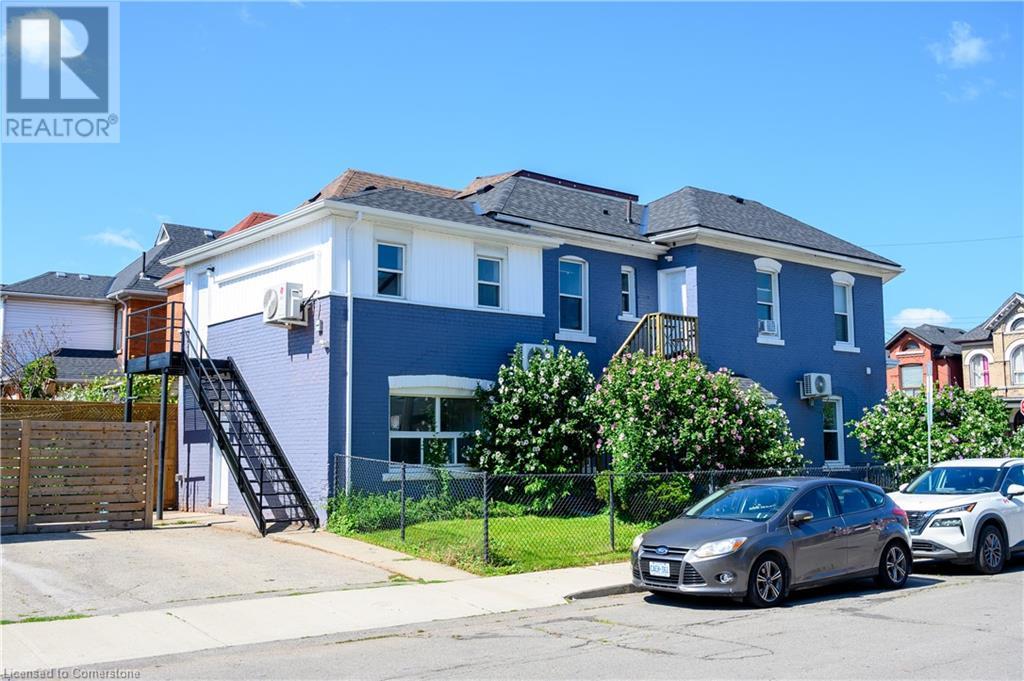 262 Robert Street, Hamilton, Ontario  L8L 2R4 - Photo 1 - XH4202333