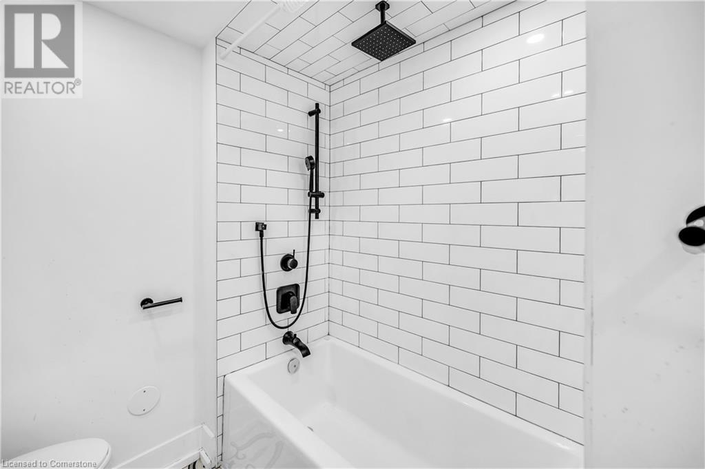 262 Robert Street, Hamilton, Ontario  L8L 2R4 - Photo 9 - XH4202333