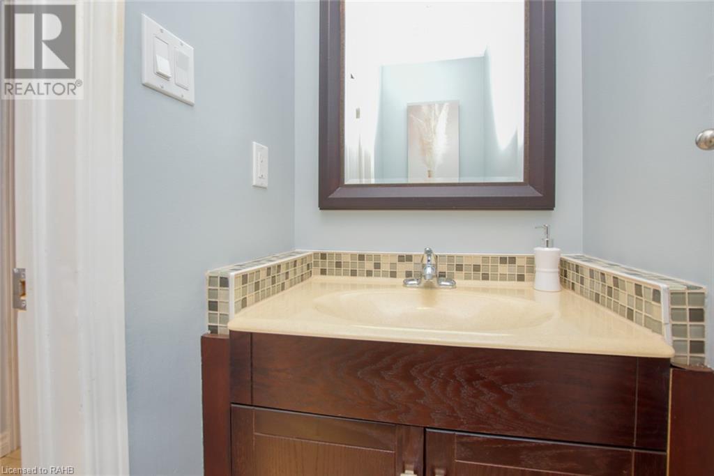 386 Highland Road W Unit# 38, Stoney Creek, Ontario  L8J 3P9 - Photo 9 - XH4202502