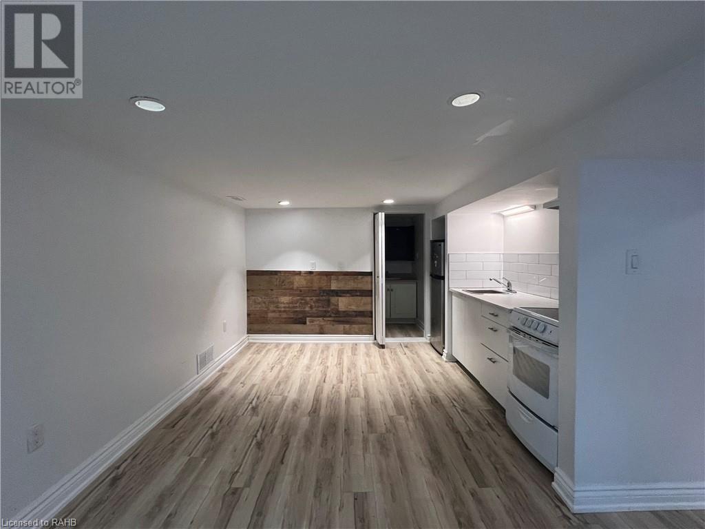 224 PARK Row S Unit# LOWER, hamilton, Ontario